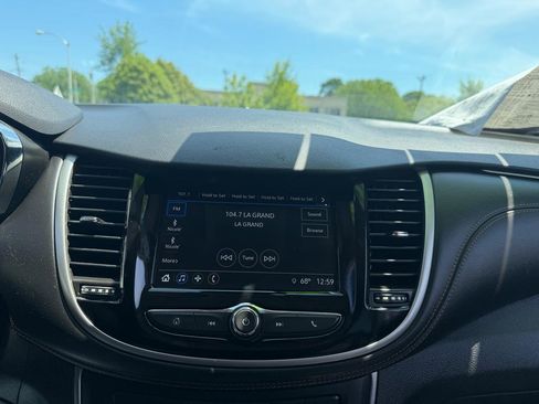 Used 2018 Chevrolet Trax LS AWD/4WD image 12