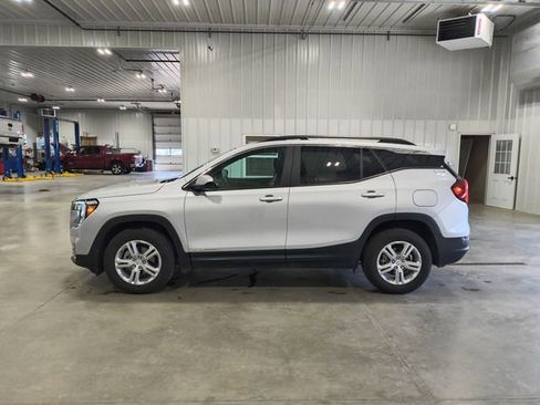 Used 2022 GMC Terrain SLE w/ Driver Convenience Package AWD/4WD image 6