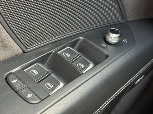 Used 2017 Audi RS 7 Prestige w/ Carbon-Optic Package image 25