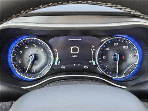 New 2025 Chrysler Voyager LX image 10