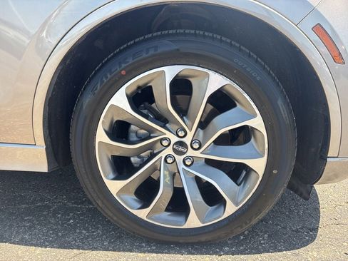 Used 2021 Lincoln Aviator Grand Touring w/ Equipment Group 302A AWD/4WD image 9