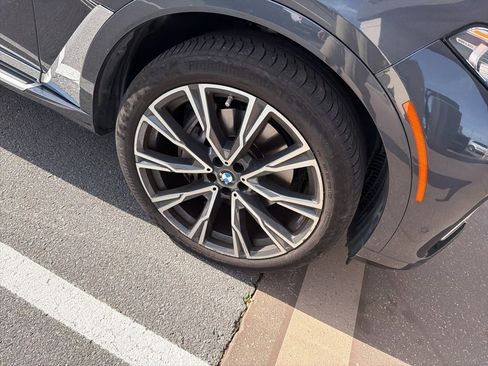 Used 2021 BMW X7 xDrive40i w/ Executive Package image 4