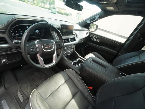 Used 2023 GMC Yukon SLT w/ SLT Premium Package AWD/4WD image 19