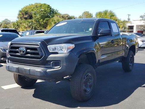 Used 2022 Toyota Tacoma SR RWD image 2