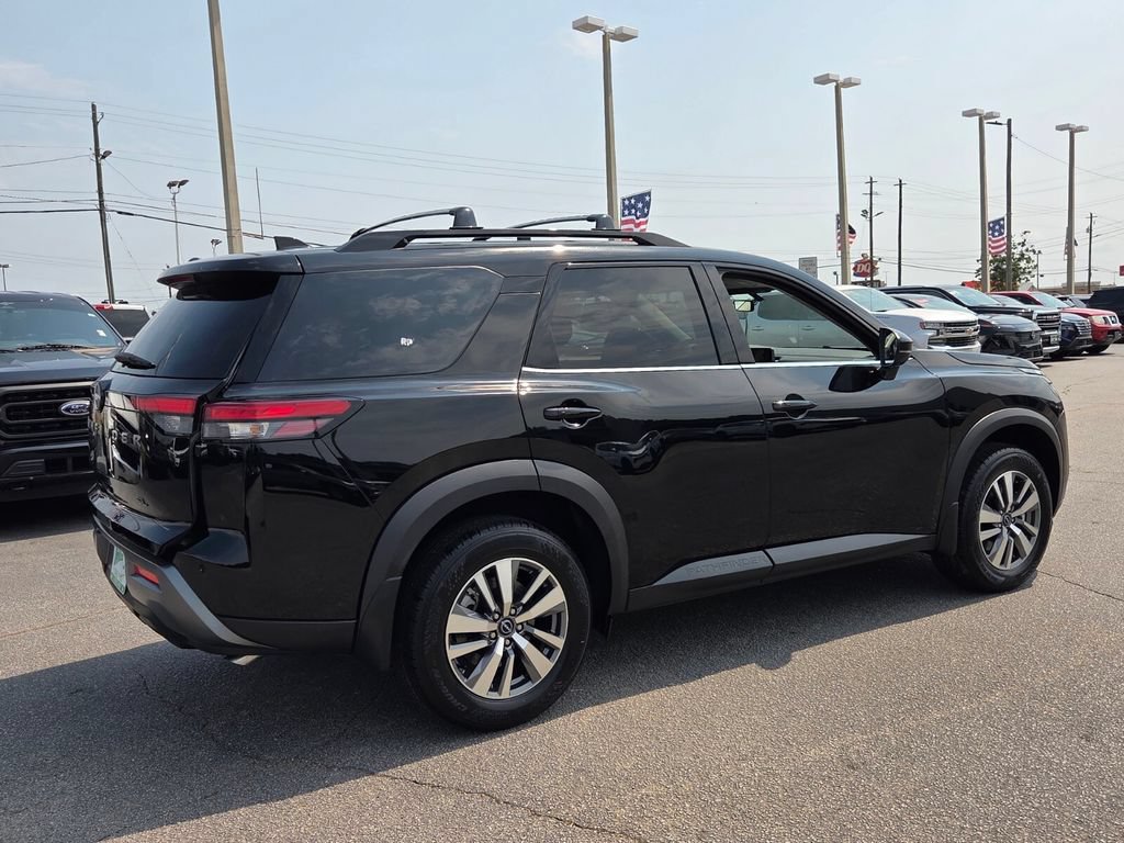 New 2026 Nissan Pathfinder SL w/ Cargo Package FWD image 12