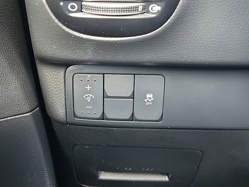 Used 2016 Kia Soul + image 12