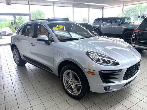 Used 2017 Porsche Macan S AWD/4WD image 3
