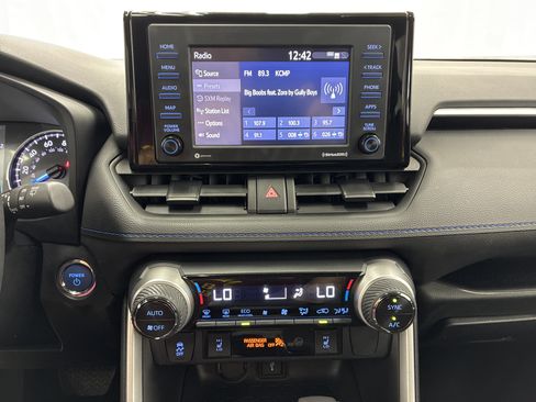 Used 2022 Toyota RAV4 SE w/ Convenience Package AWD/4WD image 21