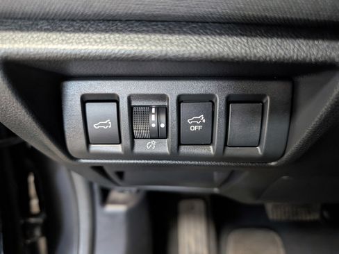 Used 2025 Subaru Outback Premium image 25