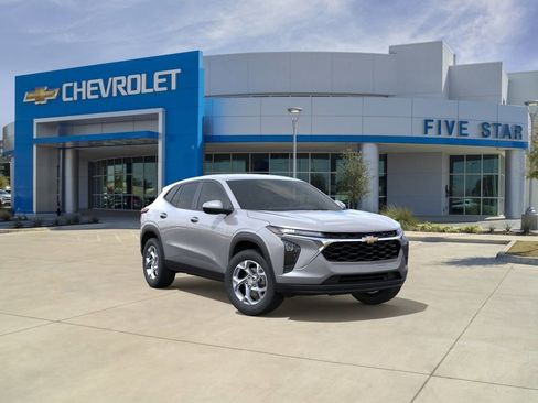 New 2026 Chevrolet Trax LS w/ LS Convenience Package FWD image 1