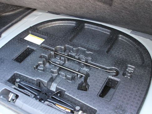 Used 2025 Toyota Camry SE image 29