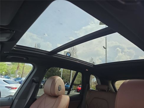 Certified 2024 BMW X5 xDrive40i w/ Premium Package image 27