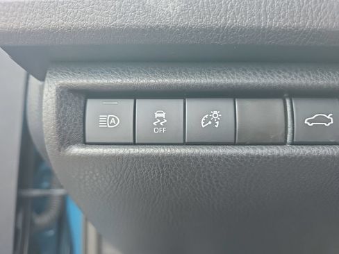 Used 2025 Toyota Camry SE w/ Convenience Package FWD image 16
