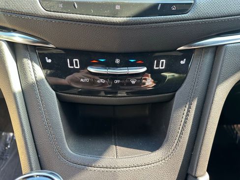 Used 2021 Cadillac XT6 Luxury image 23