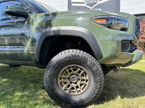 Used 2022 Toyota Tacoma SR5 w/ Trail Edition AWD/4WD image 4