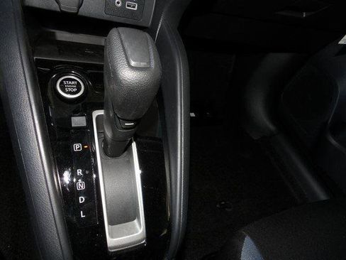 Used 2025 Nissan Versa SV w/ Trunk Package image 16