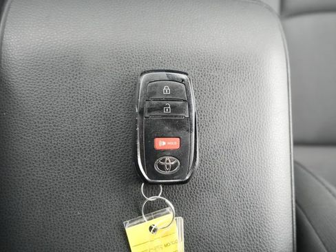 Used 2024 Toyota Tacoma SR5 AWD/4WD image 36