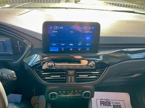 Used 2025 Ford Escape ST-Line image 14