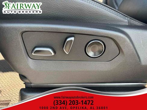 Used 2025 GMC Yukon Denali AWD/4WD image 17