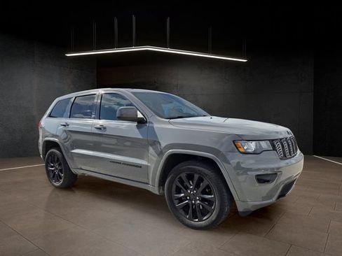 Used 2020 Jeep Grand Cherokee Altitude AWD/4WD image 1