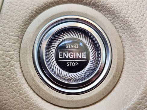 Certified 2021 Mercedes-Benz GLC 300 4MATIC image 30