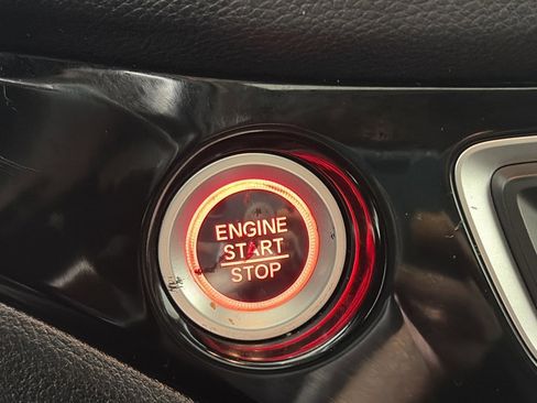 Used 2018 Honda Pilot Touring image 23