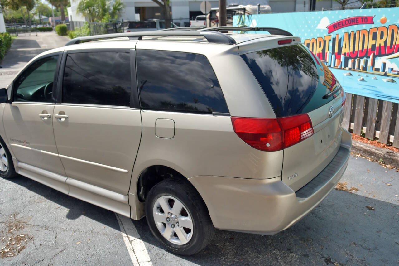 Used 2005 Toyota Sienna LE w/ Assistance Pkg 2 FWD image 11