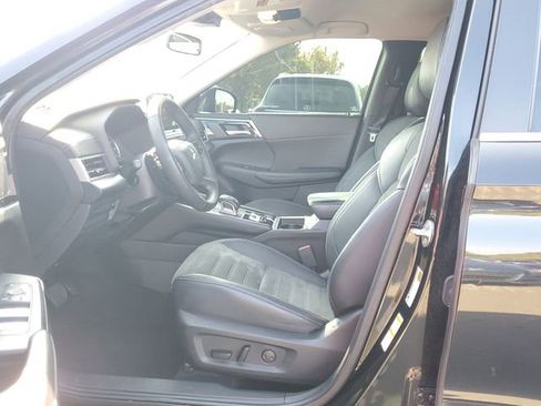 Used 2023 Mitsubishi Outlander SE image 20