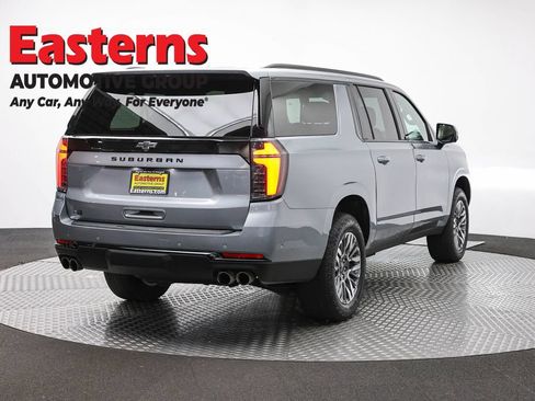 Used 2025 Chevrolet Suburban Z71 AWD/4WD image 5