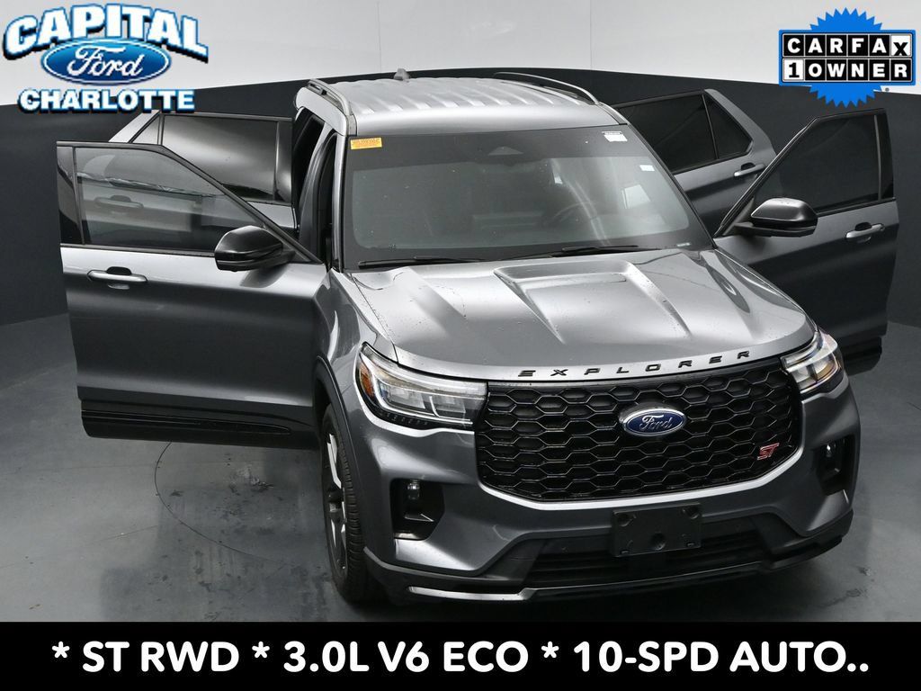 Used 2025 Ford Explorer ST RWD image 35