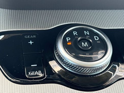 Used 2025 Ford Expedition Active RWD image 25