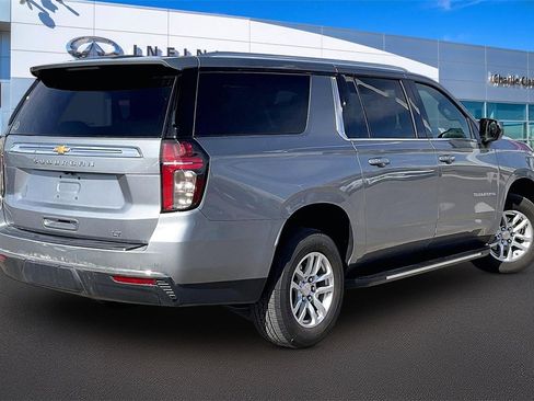 Used 2024 Chevrolet Suburban LT image 2