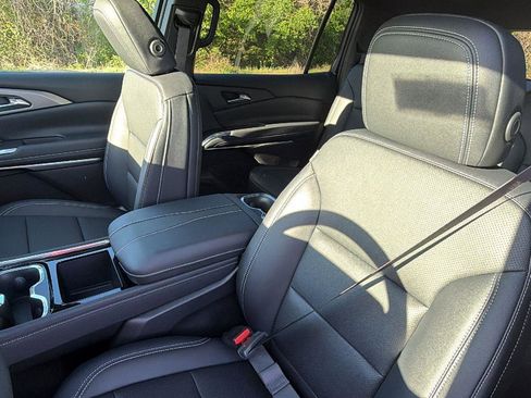 New 2026 Chevrolet Traverse LT image 15