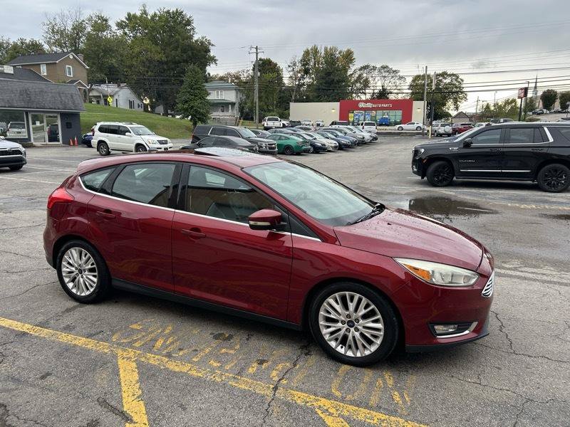 Used 2017 Ford Focus Titanium FWD image 3