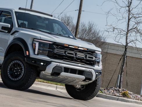 Used 2024 Ford F150 Raptor image 5