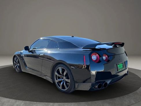 Used 2010 Nissan GT-R Premium image 7