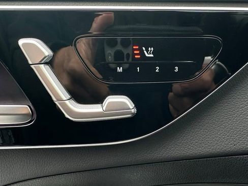 Used 2025 Mercedes-Benz C 300 4MATIC Sedan image 15