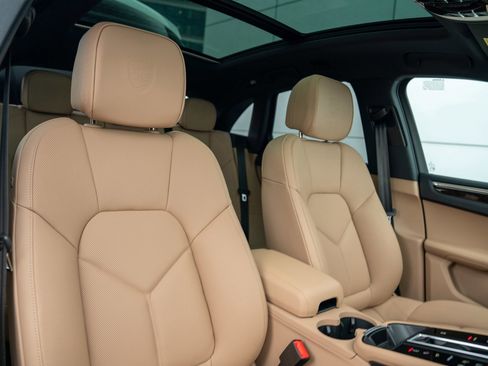 New 2026 Porsche Macan image 28