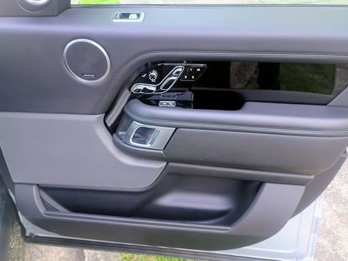 Used 2020 Land Rover Range Rover HSE image 40