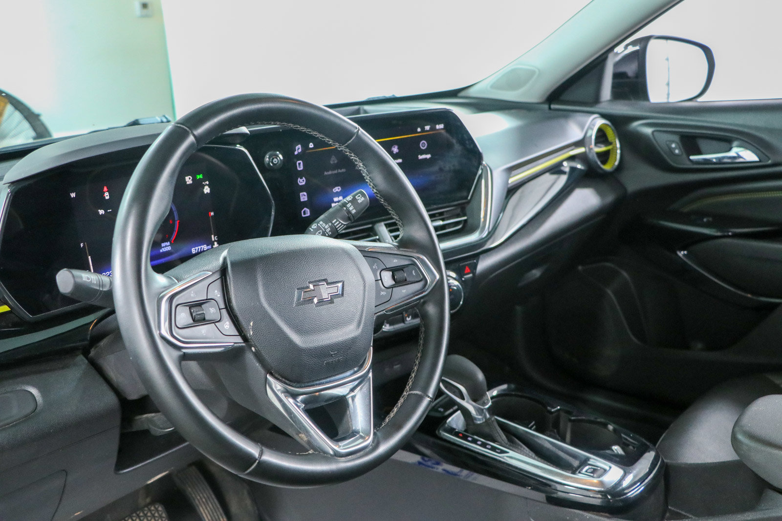 Used 2025 Chevrolet Trax ACTIV w/ Driver Confidence Package FWD image 22