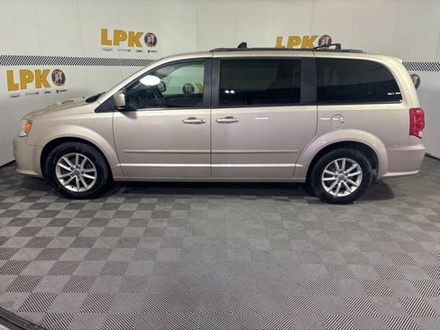 Used 2015 Dodge Grand Caravan SXT w/ UConnect Hands-Free Group image 10