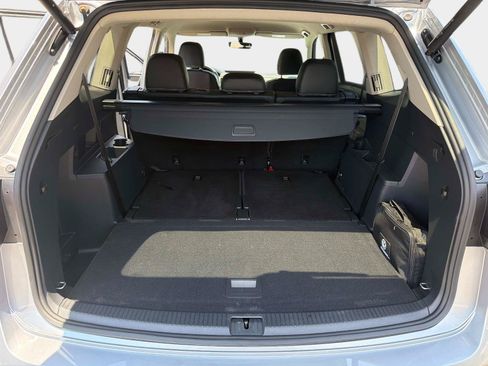 Certified 2023 Volkswagen Atlas SE FWD image 11