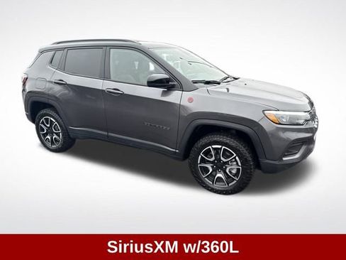Used 2024 Jeep Compass Trailhawk w/ Trailhawk Elite Group image 10