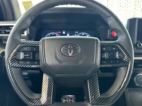Used 2025 Toyota Tacoma TRD Sport AWD/4WD image 27