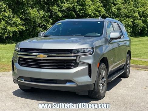 Used 2023 Chevrolet Tahoe LT w/ Luxury Package AWD/4WD image 3