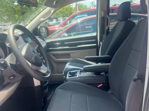 Used 2010 Dodge Grand Caravan Hero w/ Popular Equipment Group FWD image 5