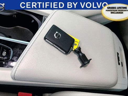 Used 2024 Volvo XC60 B5 Plus w/ Protection Package Premier image 13
