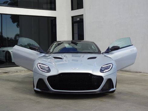 Used 2019 Aston Martin DBS Superleggera image 5