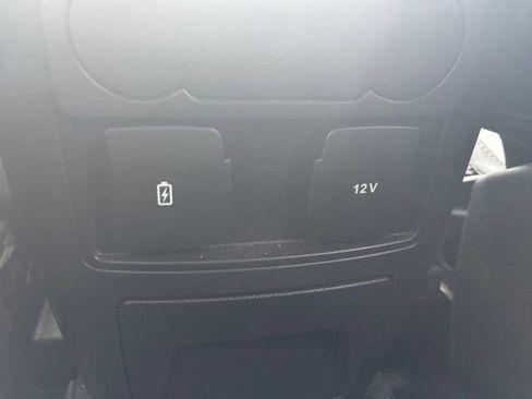 Used 2024 Ford Explorer XLT w/ Equipment Group 202A RWD image 22