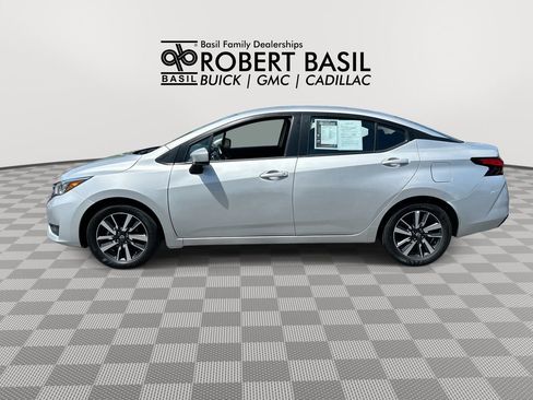 Used 2025 Nissan Versa SV FWD image 5